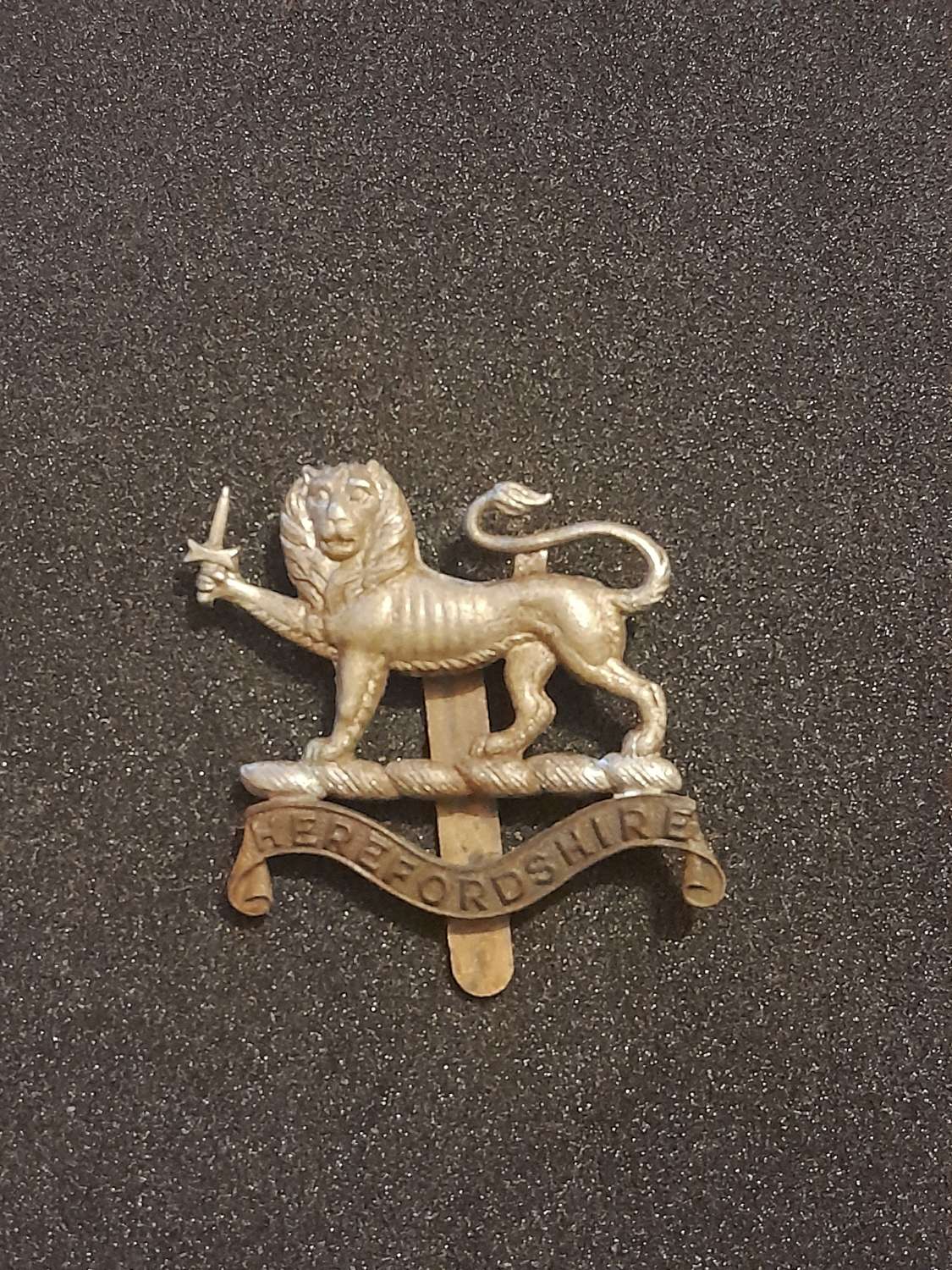 WWI Herefordshire Cap Badge