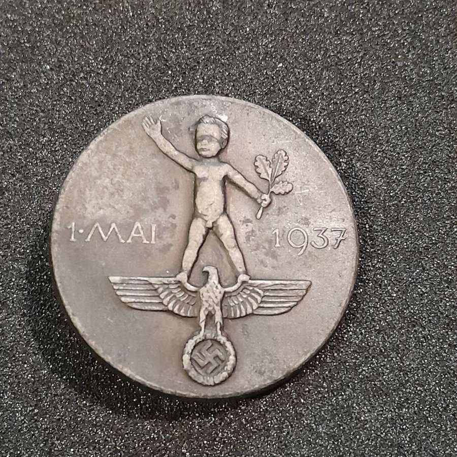 1 MAI 1937 Day Badge