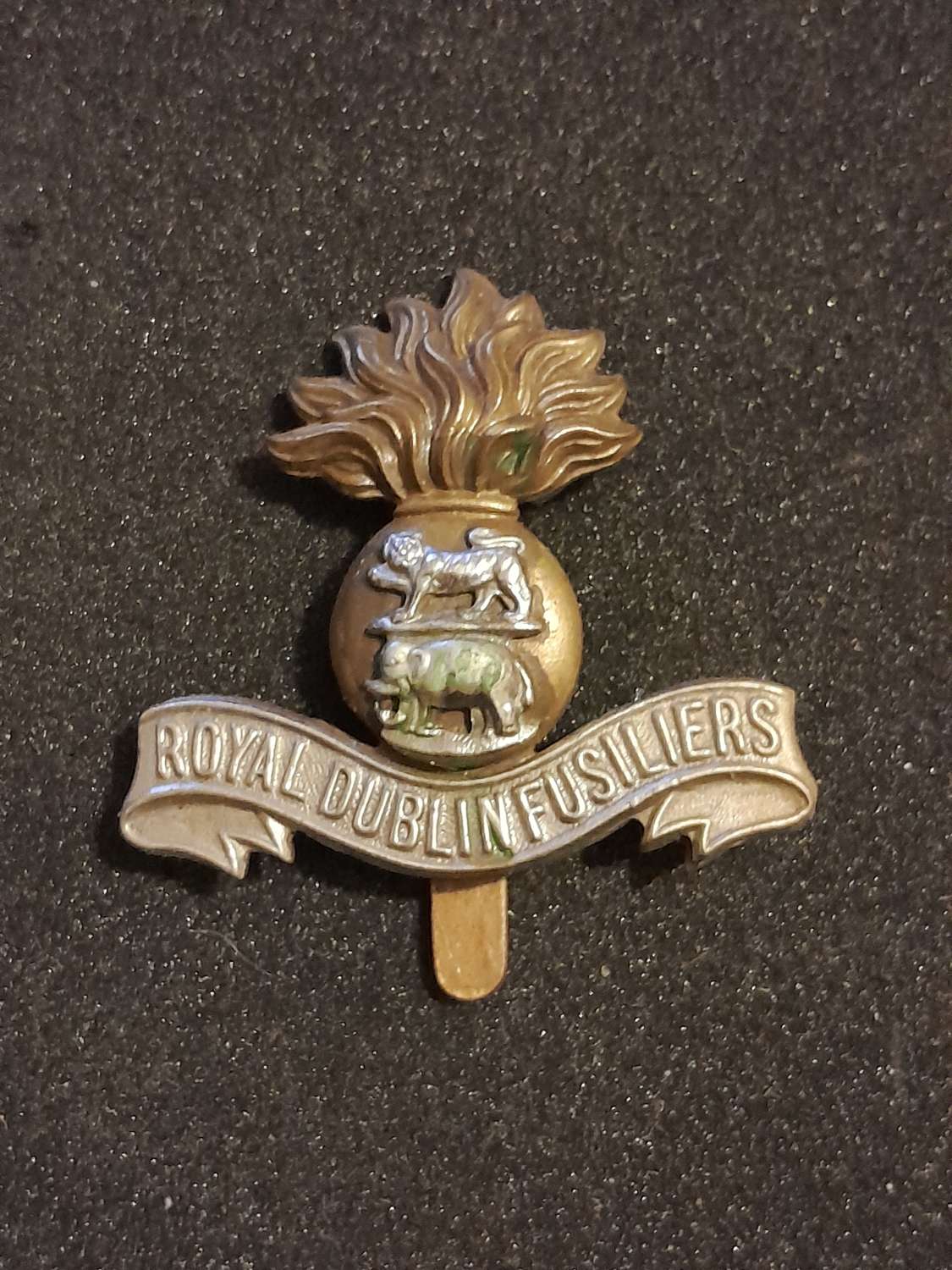 Royal Dublin Fusiliers Cap Badge