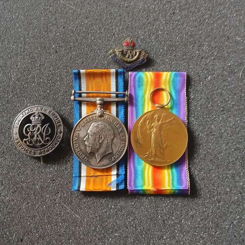 WWI WAR AND VICTORY MEDAL AND WOUND BADGE 24277 PTE W WALKER W.RID.R
